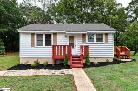202 W 4th Ave, Easley, SC 29640 photo 1