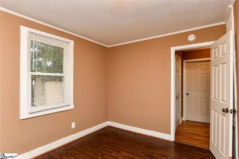 202 W 4th Ave, Easley, SC 29640 photo 4