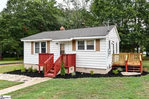 202 W 4th Ave, Easley, SC 29640 photo 2