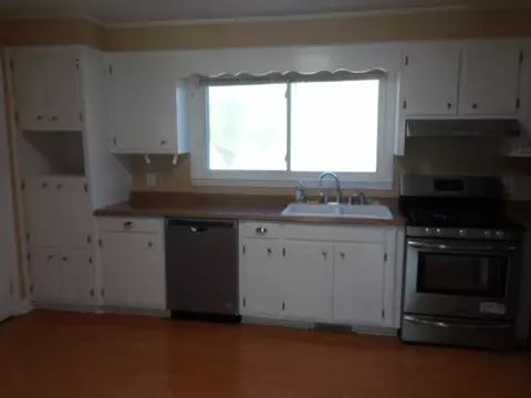 103 Boggs Dr, Seneca, SC 29678 photo 8