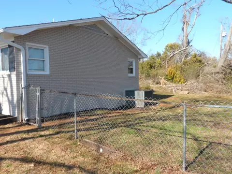 103 Boggs Dr, Seneca, SC 29678 photo 4