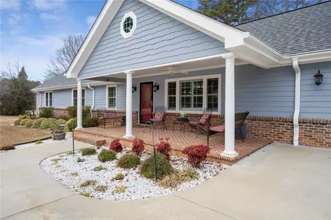 204 Malinda St, Walhalla, SC 29691 photo 3