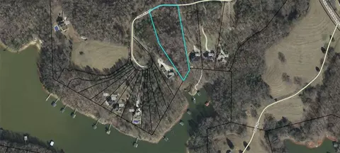 302 Coves End Pointe Pointe, Seneca, SC 29678 photo 2