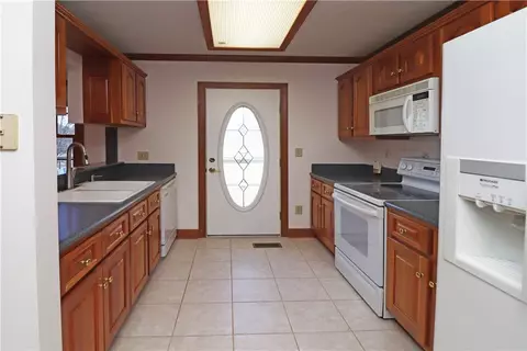 210 Pine Ridge Dr, Easley, SC 29642 photo 9