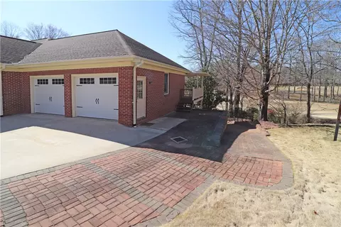 210 Pine Ridge Dr, Easley, SC 29642 photo 42