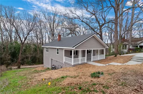 133 Cobb St, Easley, SC 29640 photo 2