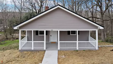 133 Cobb St, Easley, SC 29640 photo 1
