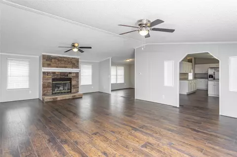 241 Colonial Dr, Easley, SC 29642 photo 4