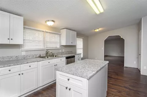241 Colonial Dr, Easley, SC 29642 photo 8