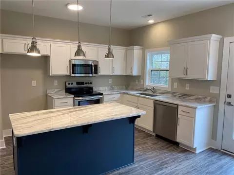 810 Brock St, Central, SC 29630 photo 4