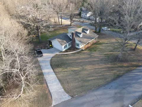 239 N Severn Cir, Easley, SC 29642 photo 27