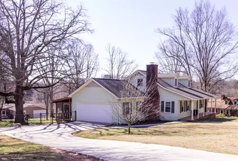 239 N Severn Cir, Easley, SC 29642 photo 3