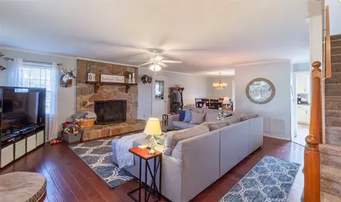 239 N Severn Cir, Easley, SC 29642 photo 4