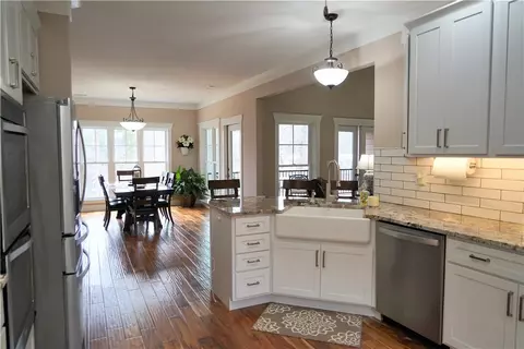 110 Pointe Harbor Dr, Seneca, SC 29672 photo 12