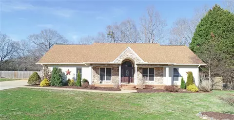 141 Dustin St, Easley, SC 29642 photo 1