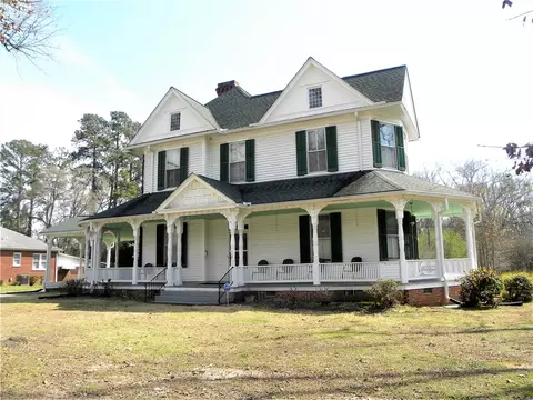 113 W Hampton Ave, Honea Path, SC 29654 photo 2