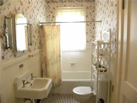 109 W Hampton Ave, Honea Path, SC 29654 photo 14