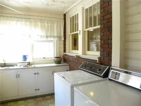 109 W Hampton Ave, Honea Path, SC 29654 photo 11