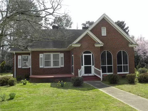 109 W Hampton Ave, Honea Path, SC 29654 photo 1