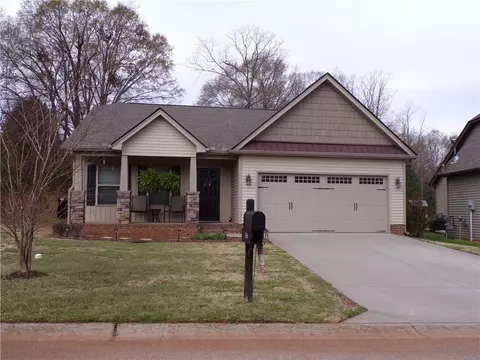 336 S Stonegate Dr, Seneca, SC 29678 photo 1