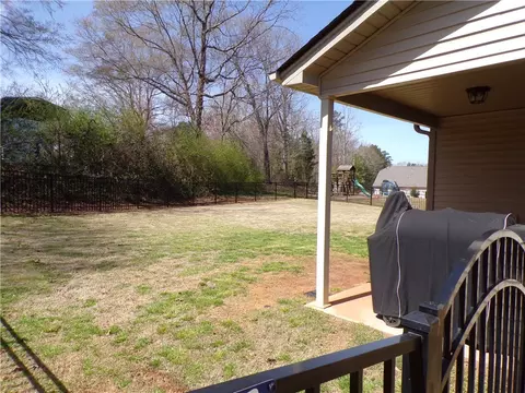 336 S Stonegate Dr, Seneca, SC 29678 photo 25
