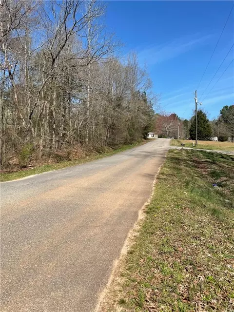 205 Chantilly Cir, Starr, SC 29684 photo 7