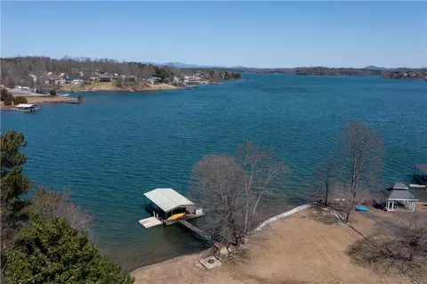 193 Walker Pt, Seneca, SC 29672 photo 2