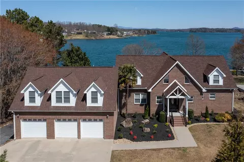 193 Walker Pt, Seneca, SC 29672 photo 1