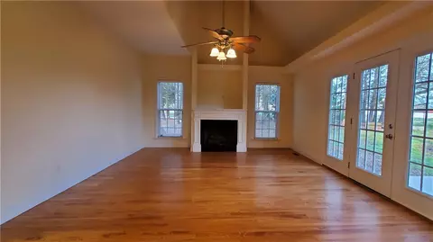 402 Millwee Creek Rd, Pendleton, SC 29670 photo 3
