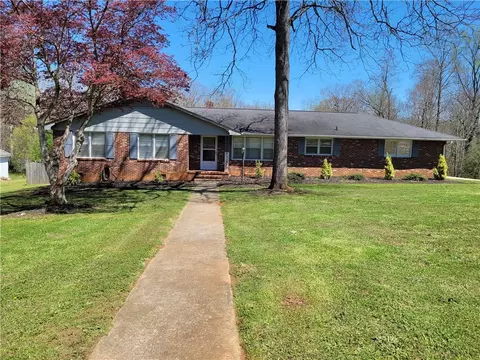 323 Ponce Deleon Dr, Anderson, SC 29621 photo 1