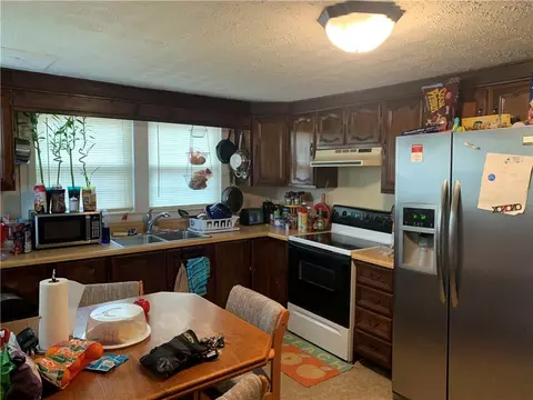 218 S 7th St, Easley, SC 29640 photo 4