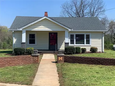 134 Stone Dr, Pelzer, SC 29669 photo 2