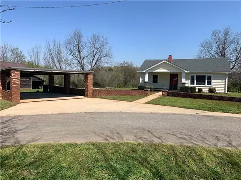 134 Stone Dr, Pelzer, SC 29669 photo 3