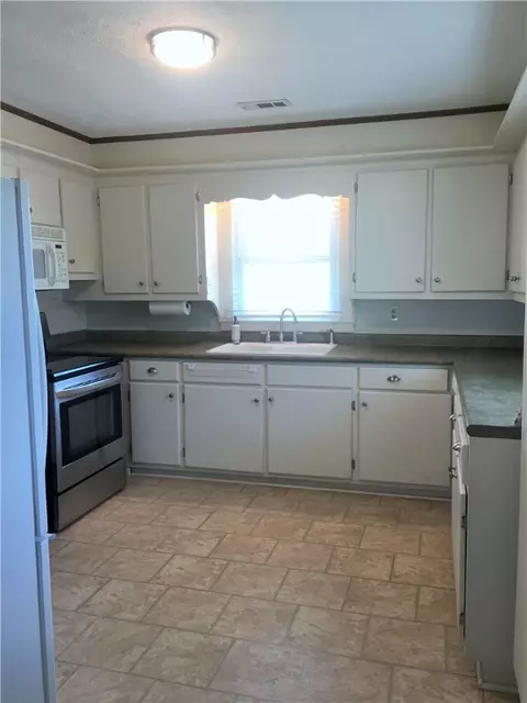 1603 E Calhoun St, Anderson, SC 29621 photo 2