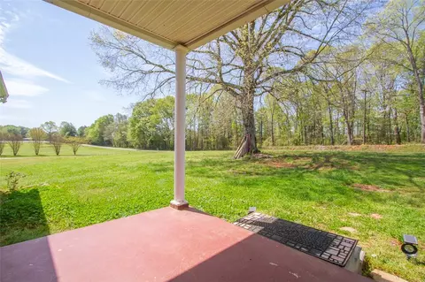250 Peach Dr, Central, SC 29630 photo 5