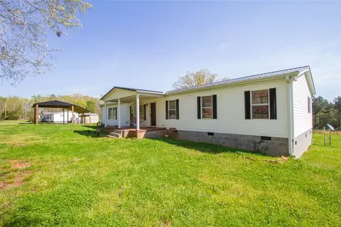 250 Peach Dr, Central, SC 29630 photo 2