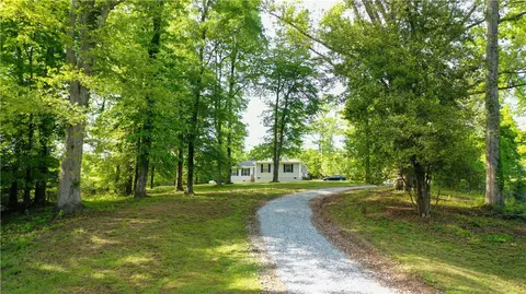 104 Chadwick Rd, Anderson, SC 29621 photo 1