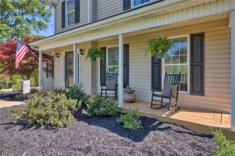 1136 Moorehead Pl, Pendleton, SC 29670 photo 2