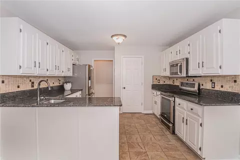 225 Cherokee Rd, Williamston, SC 29697 photo 8