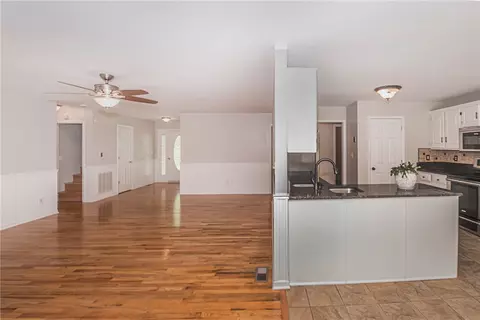 225 Cherokee Rd, Williamston, SC 29697 photo 6