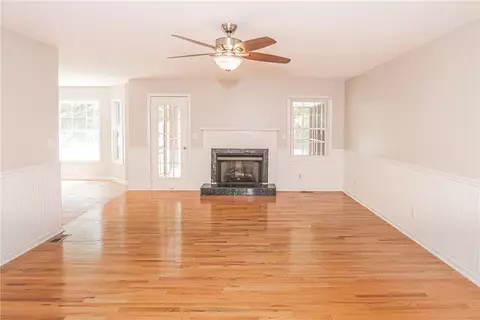 225 Cherokee Rd, Williamston, SC 29697 photo 4