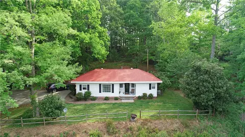 639 Lenhardt Rd, Easley, SC 29640 photo 1
