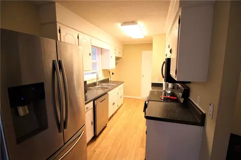 317 S Elm St, Pendleton, SC 29670 photo 6