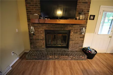 317 S Elm St, Pendleton, SC 29670 photo 9