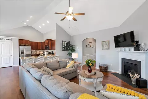 311 Reading Ct, Easley, SC 29642 photo 5