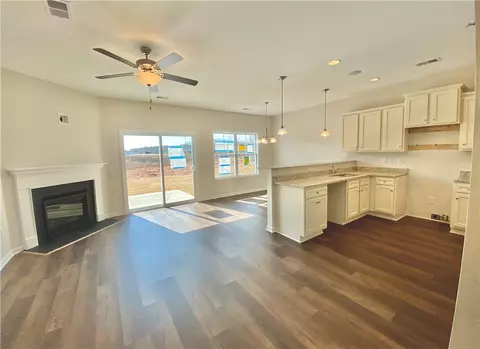 318 Phillips Dr, Pendleton, SC 29670 photo 8