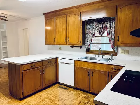 511 Central St, Iva, SC 29655 photo 9