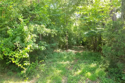 1905 Cross Creek Dr, Seneca, SC 29678 photo 2