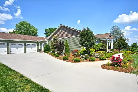 302 Rampey St, Easley, SC 29640 photo 2