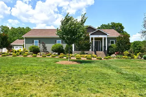 302 Rampey St, Easley, SC 29640 photo 1